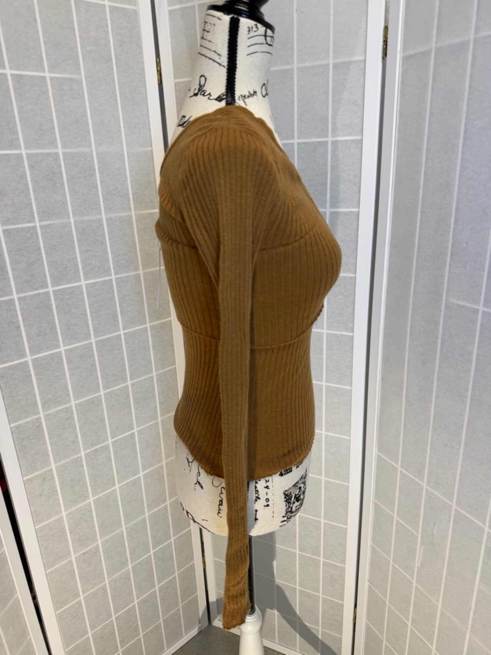 NWT Lovers and Friends Booker Sweater in Camel - Picture 8 of 9